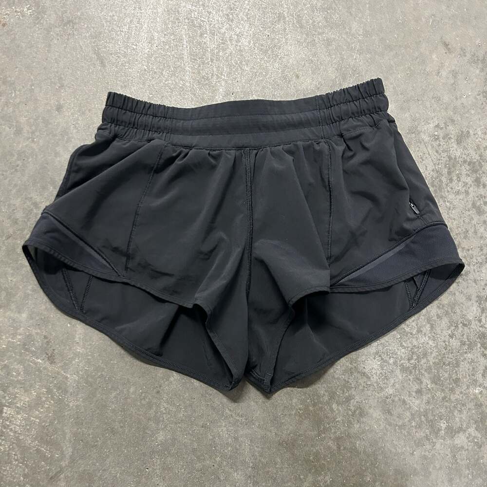 Lululemon Hotty Hot Low-Rise Lined Short 2.5" Black Size 6